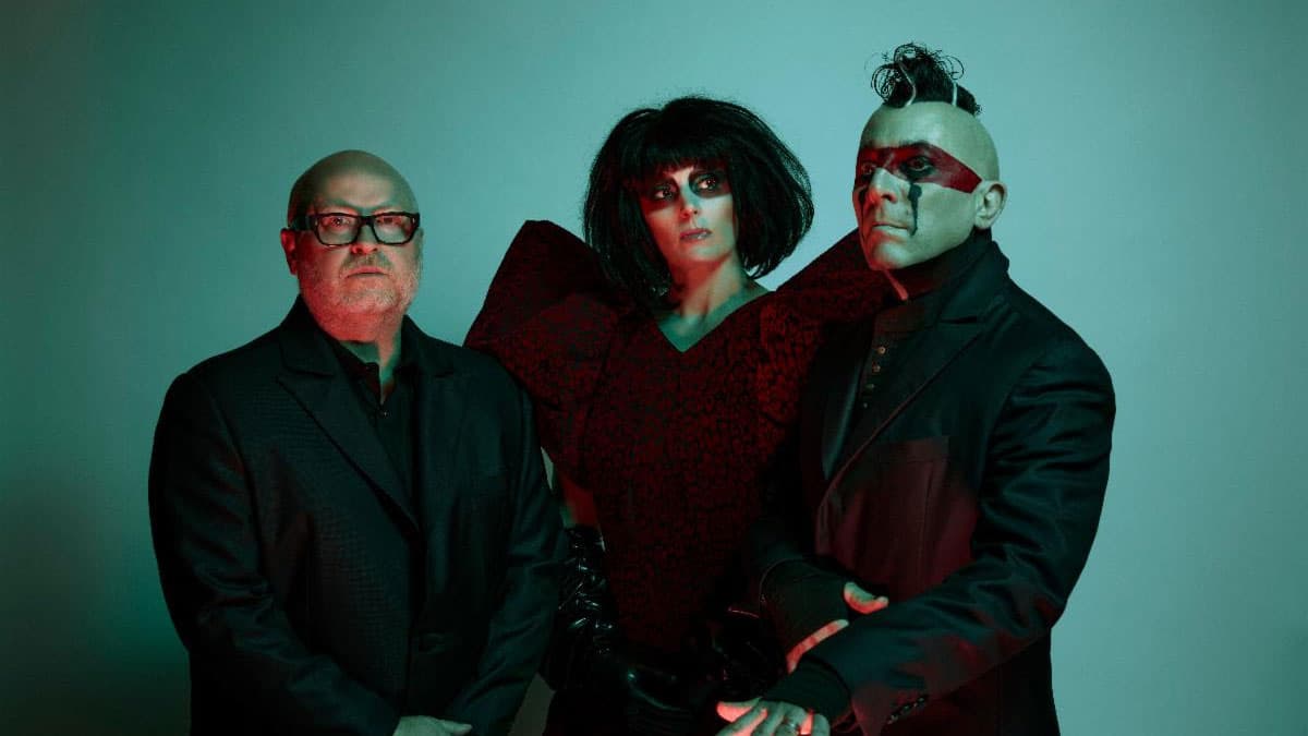 puscifer imzalı çizgi roman: tales from the pusciverse