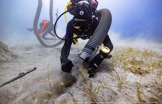 Lord Elgin'in Gemisinde Akropolis'ten Mermer Parça Bulundu