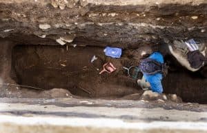 El Salvador'da Kaplumbağa Şeklinde Kabı Tutan İskelet Bulundu