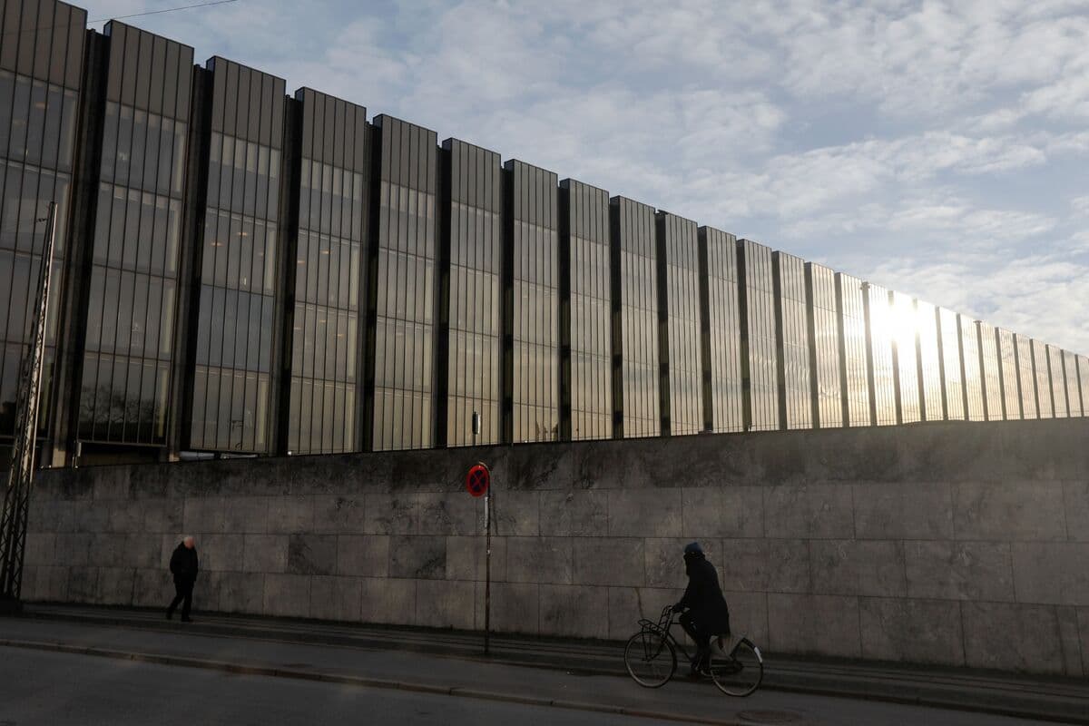 Danish Central Bank Flags Risks as Government Talks Get Underway