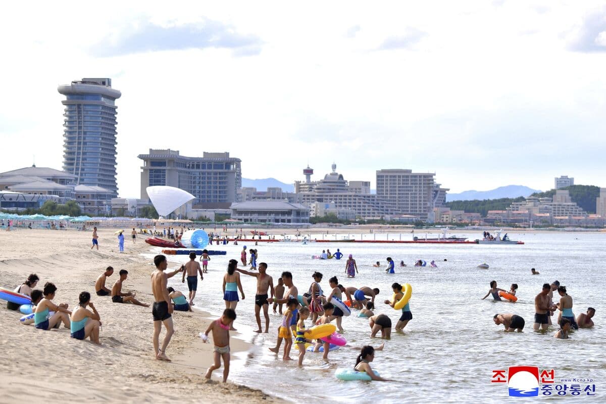 North Korea Prepares Beach Resort for Increased Tourism Following Xi Jinping's Visit