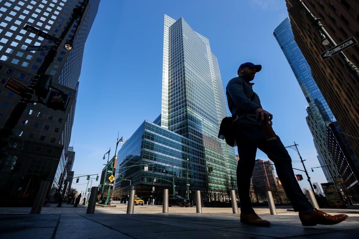 Goldman Sachs Explores Risk Transfer Arrangement for Private Market Loans
