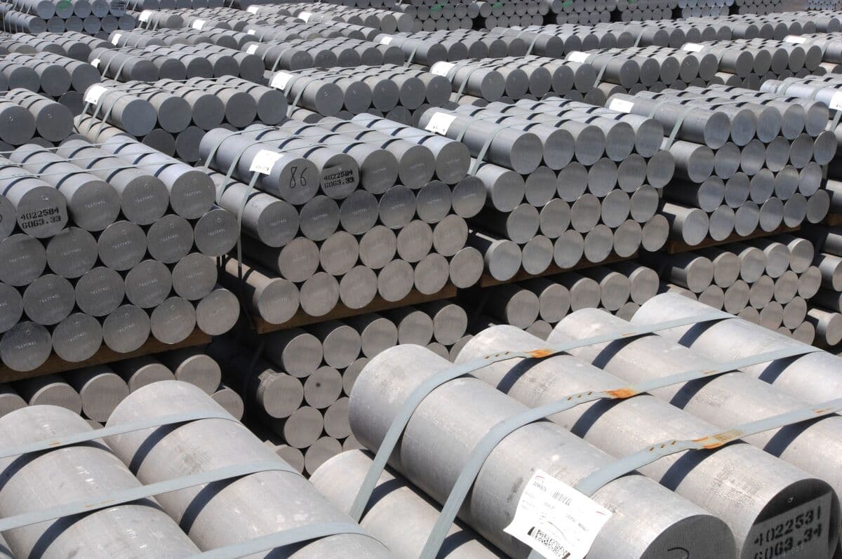 Bahrain Starts Cutting Output at World’s Top Aluminum Smelter