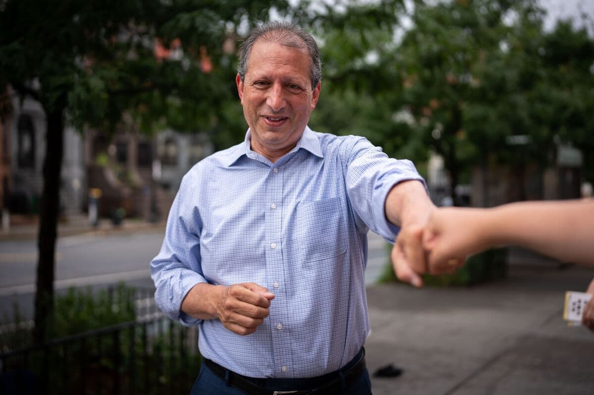 Candidates Supported by Mamdani Secure Wins in Two NYC Primaries