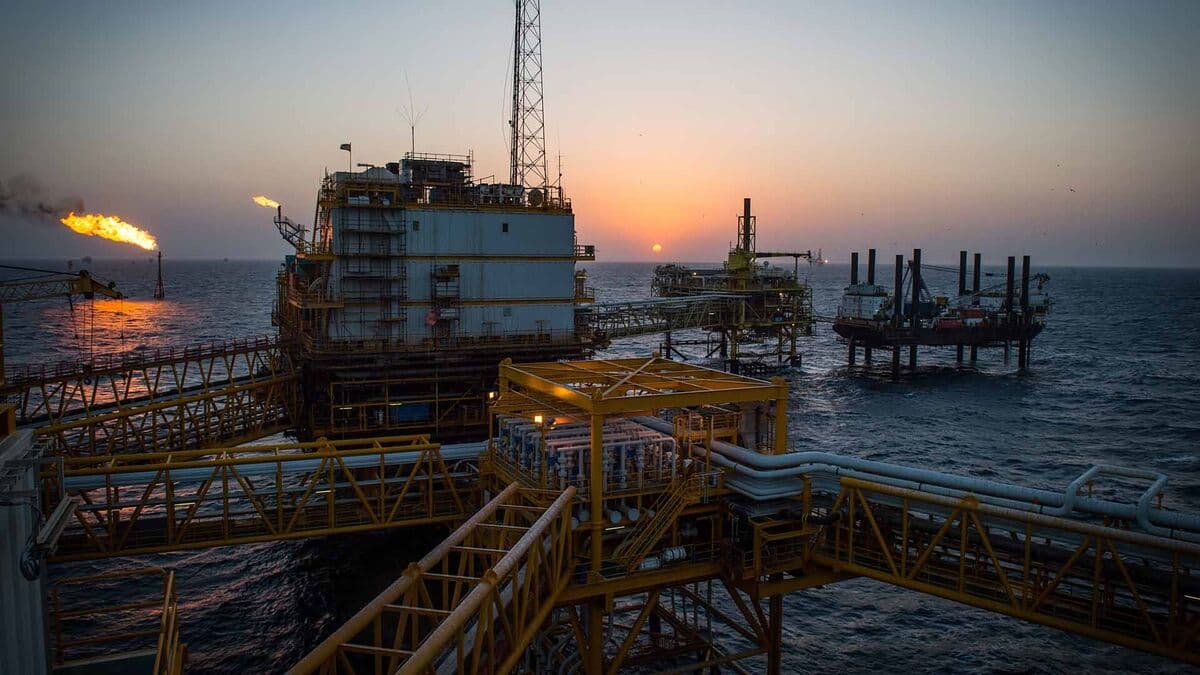 US-Iran Rhetoric Intensifies as Stocks, Bonds Fall