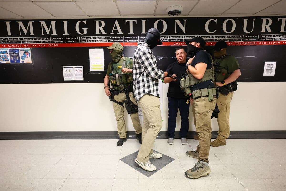 Border Czar Sees New York ICE Surge as Hochul Pushes Cooperation Curbs