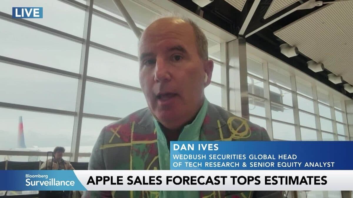 Dan Ives Sees Apple ‘Golden Age’ as it Monetizes Consumer AI