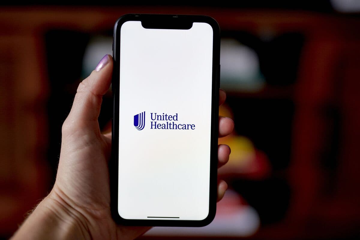 UnitedHealth Monitors Employee AI Usage to Integrate Technology Across Operations