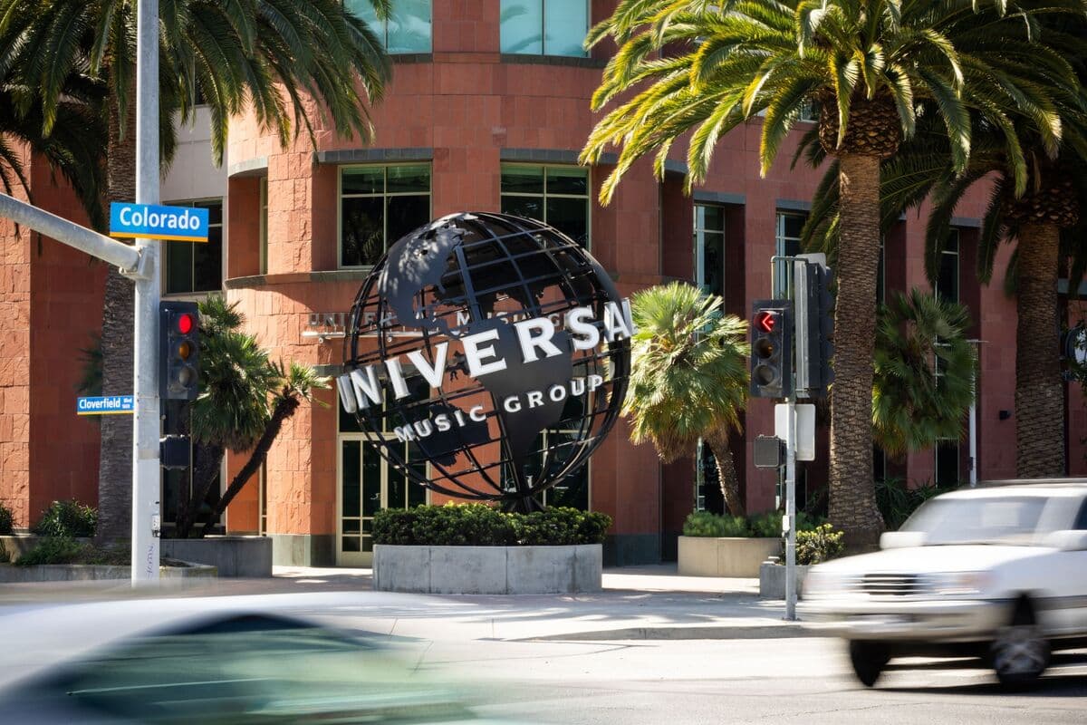 Universal Music Group Engages Investors for Potential €1 Billion Bond Sale