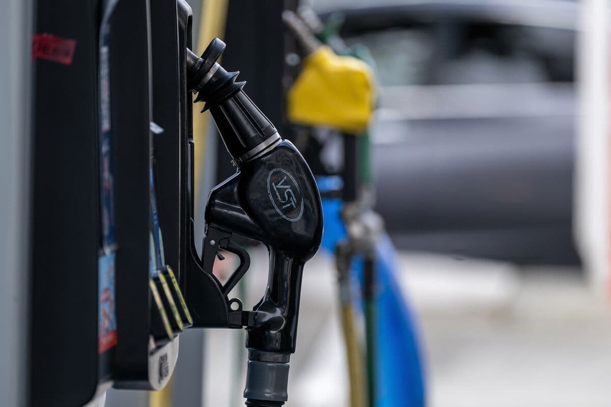 Poland Plans Fuel Tax Cuts to Shield Consumers From High Prices