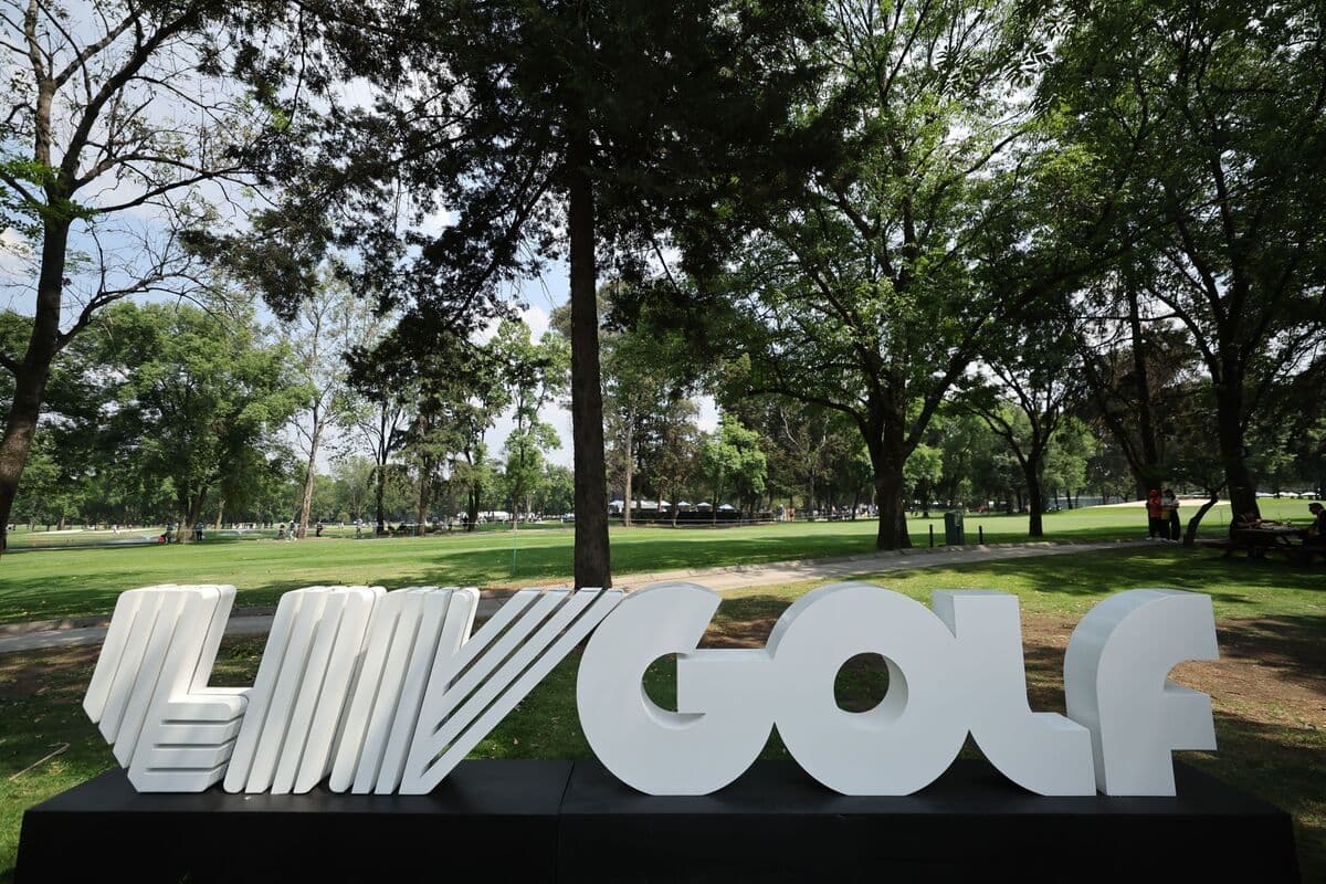 LIV Golf Taps Advisers to Find New Investors After PIF’s Exit