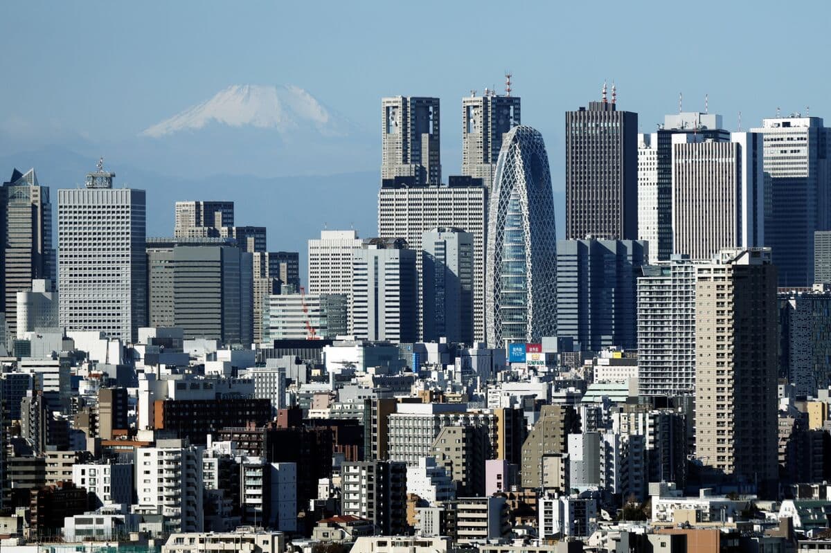 Nikkon Holdings Considers Going Private with Support from US Investors