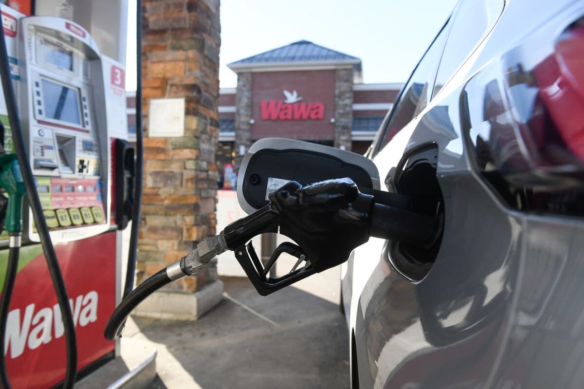 Trump Administration Eyes All Options to Cut Oil Prices Amid War