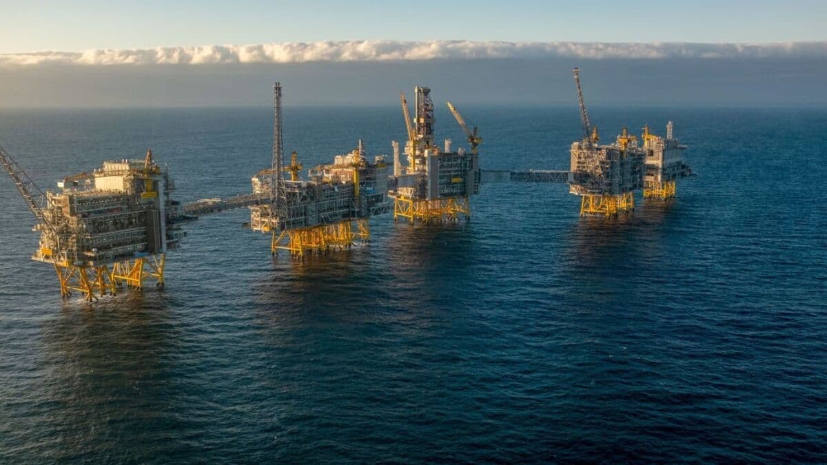 Oil Down as Trump Awaits Iran's Response to Peace Plan