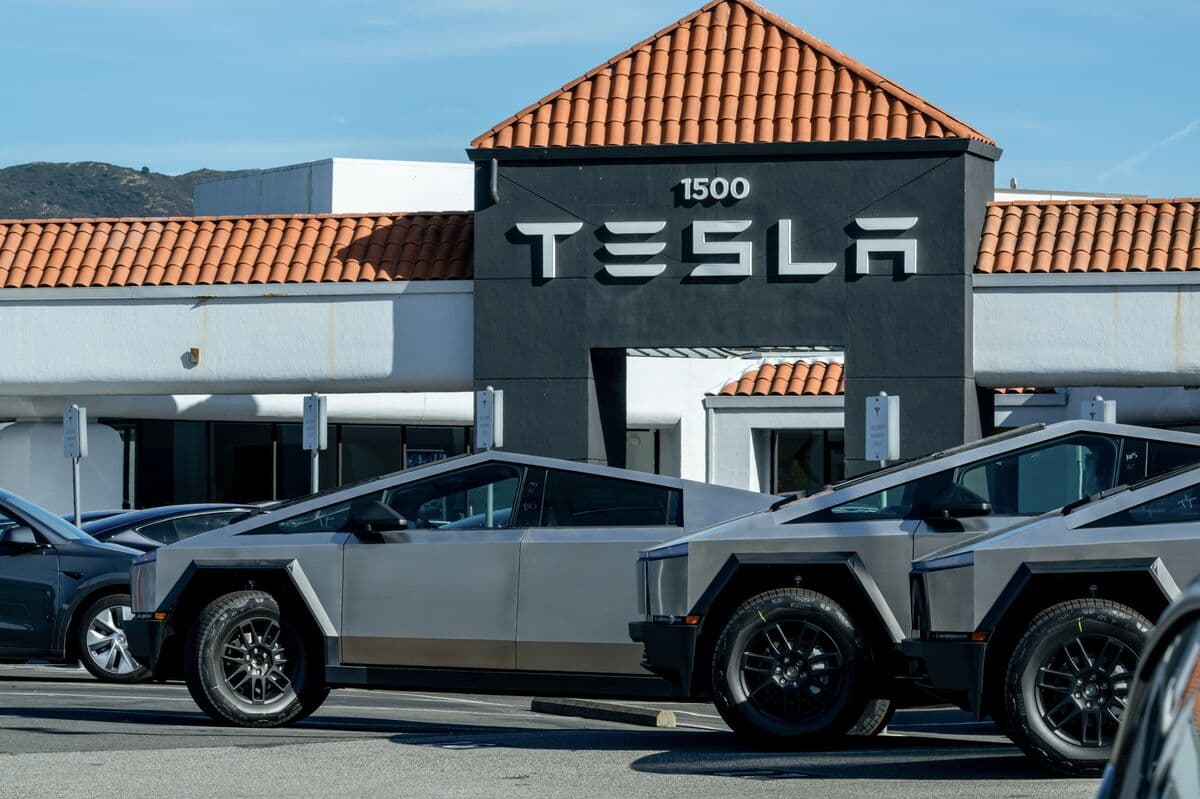 JPMorgan Turns Upbeat on Tesla After Replacing Bearish Analyst