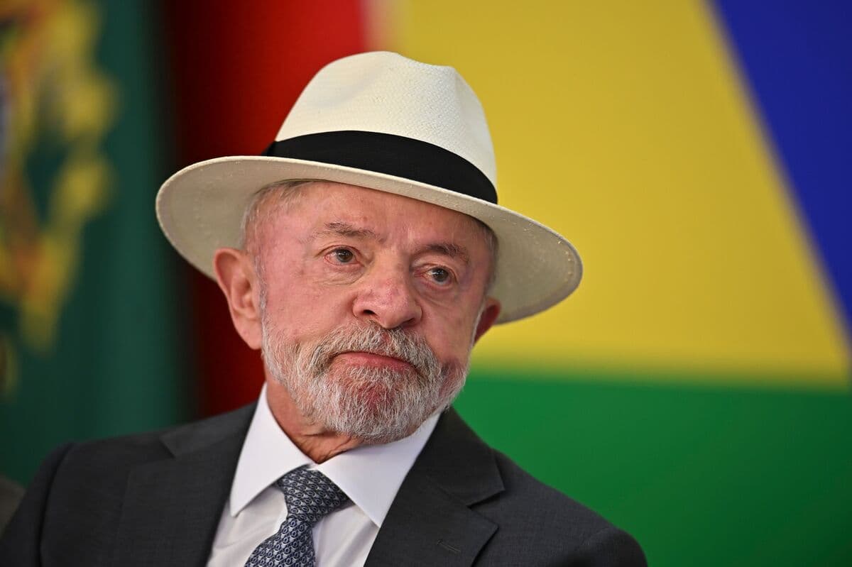 Lula Capitalizes on US Tariff Proposal to Criticize Bolsonaro