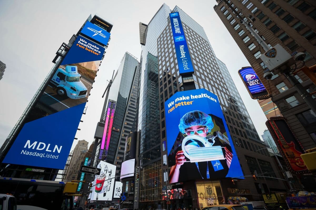 Medline Jumps as Analysts Turn Bullish After 2025’s Biggest IPO