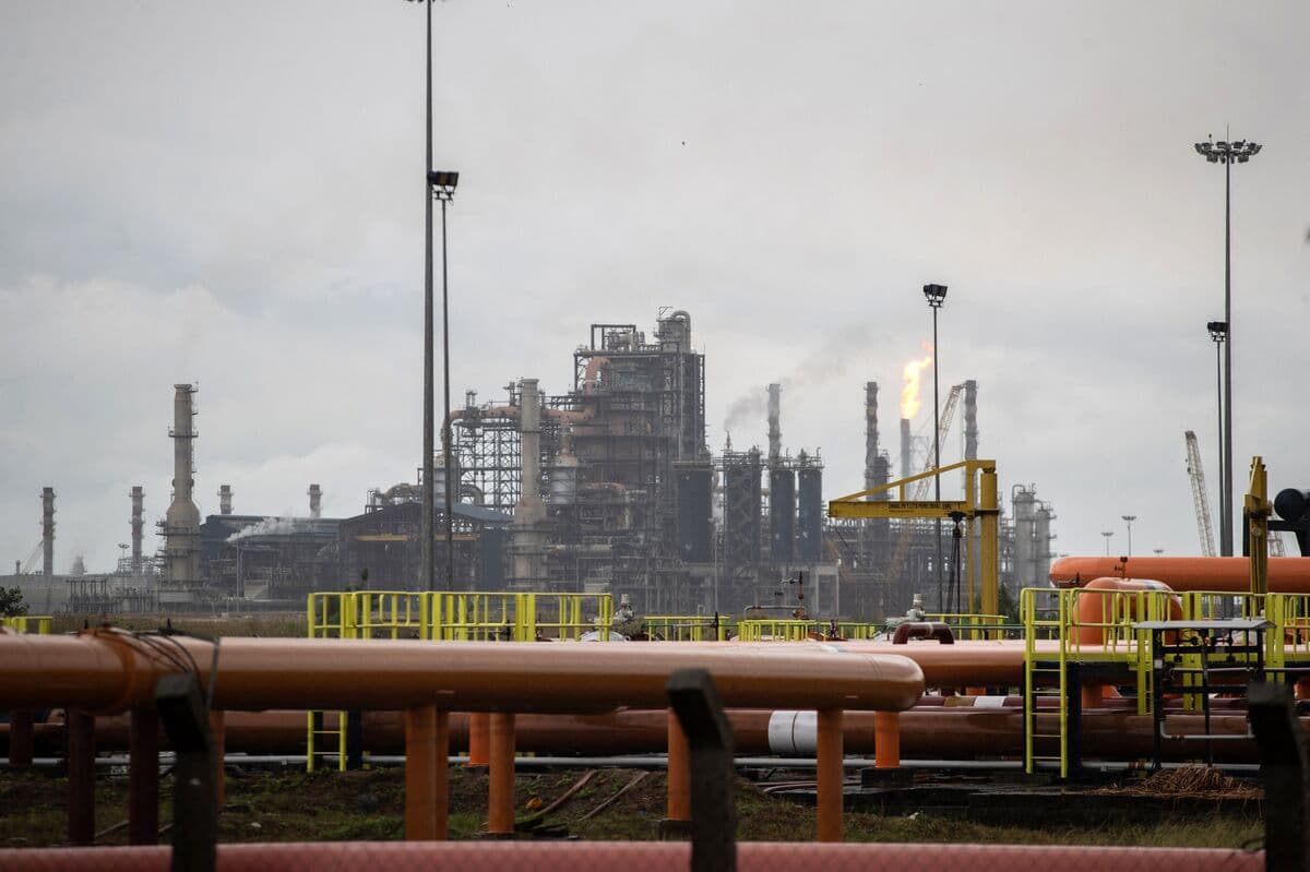 Nigeria Taps Ex-Dangote Exec to Head Oil Regulator After Tension