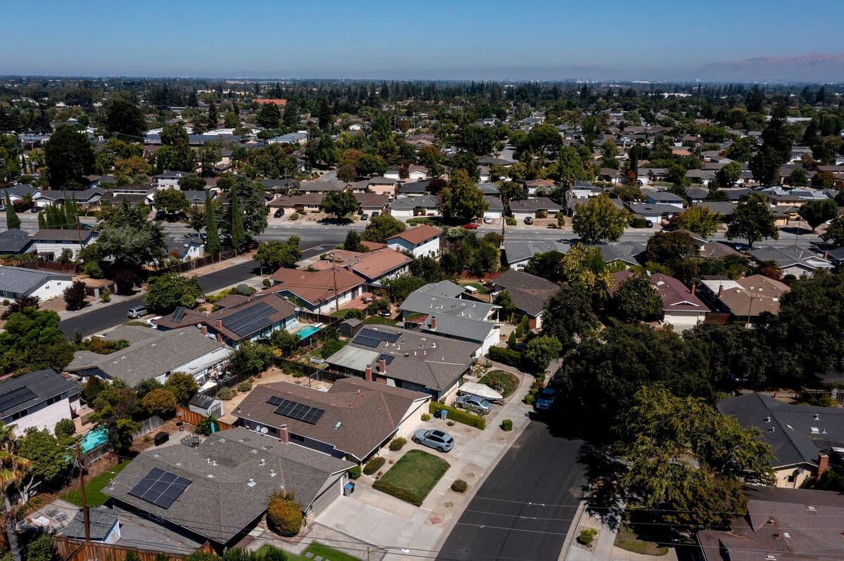 Billionaire Tax Plan Draws Fire From California Top Democrats