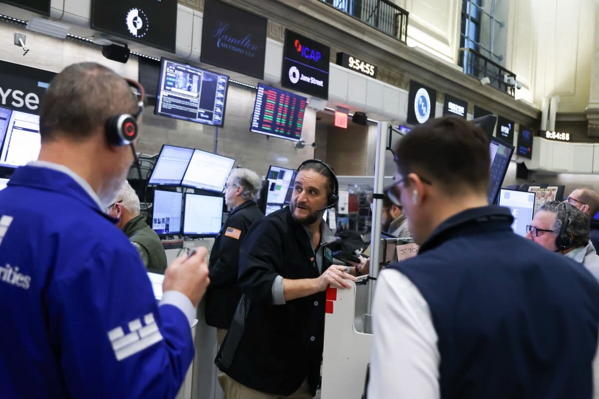 Wall Street Sells $3.8 Billion Complex Bet on Goldilocks Markets