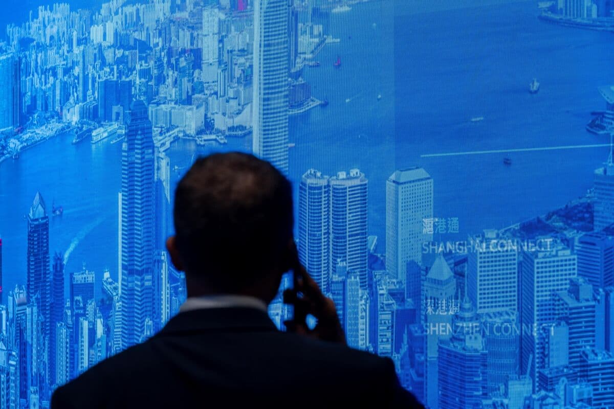 New World’s Top Shareholder Seeks to Refinance $932 Million Loan