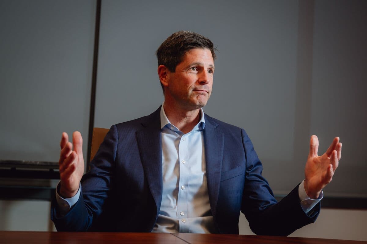 Schwab CEO Says Markets-Savvy Gen Z Joins Dip-Buying Frenzy