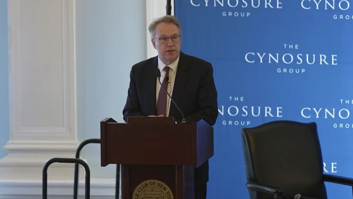 Fed’s Williams Sees Rates Well Positioned Amid Iran War Uncertainty
