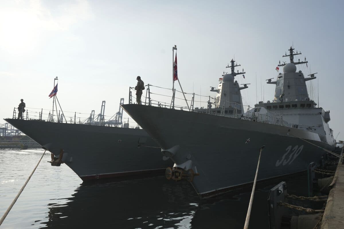 Russia Plans Naval Convoys for Merchant Ships, Putin Aide Says