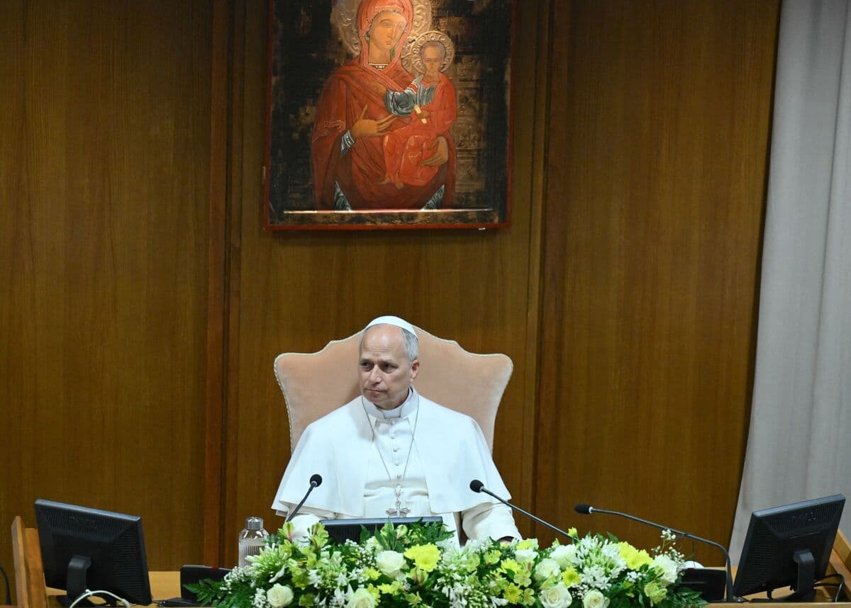 Pope Calls for Regulation of AI to Safeguard Humanity