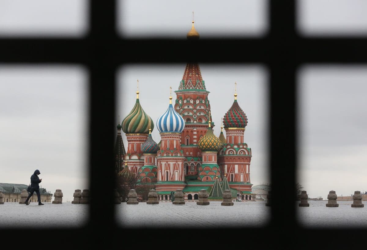 Russia Bolsters Rainy-Day Fund for First Time in Almost a Year