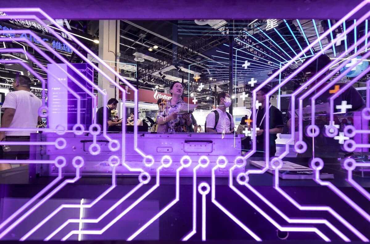MetaX Integrated Circuits Plans Hong Kong Listing Amid Chip Stock Surge