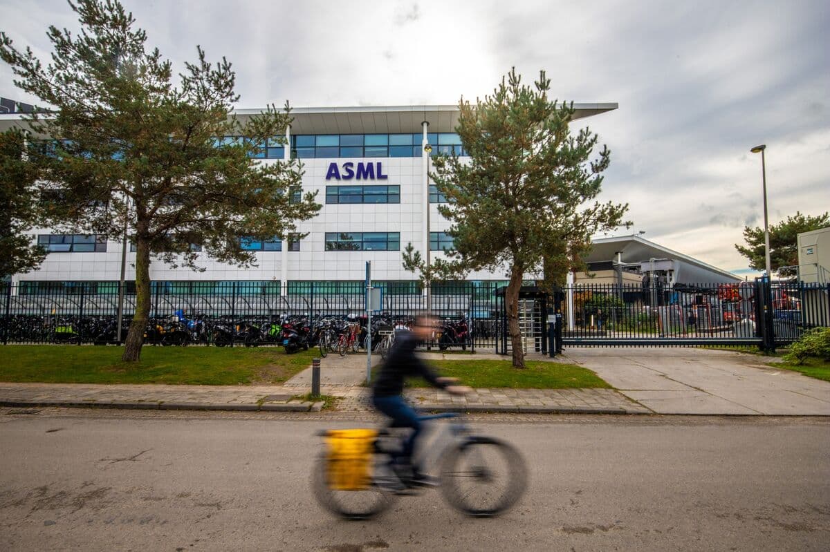 ASML Reduces Job Cuts Following Negotiations with Dutch Unions