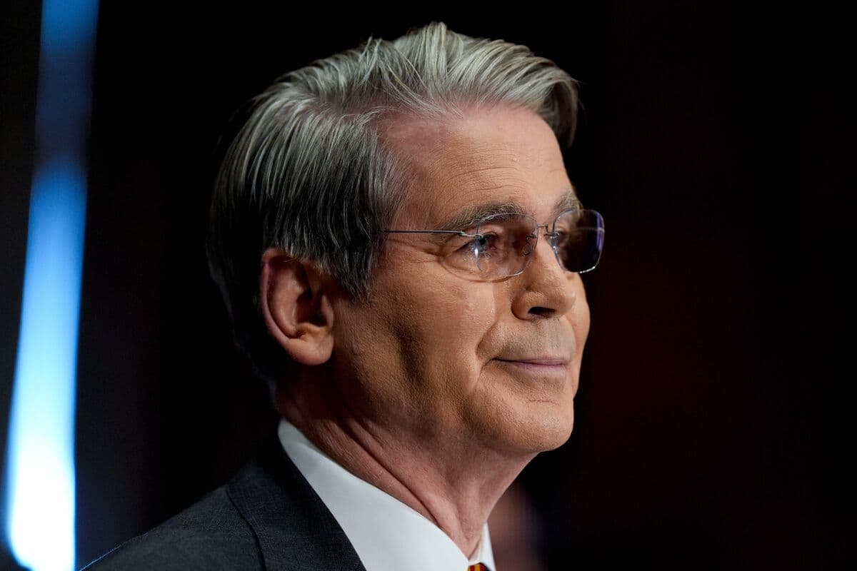 Bessent Says US to Press Ahead in Iran War With Hormuz in Sights