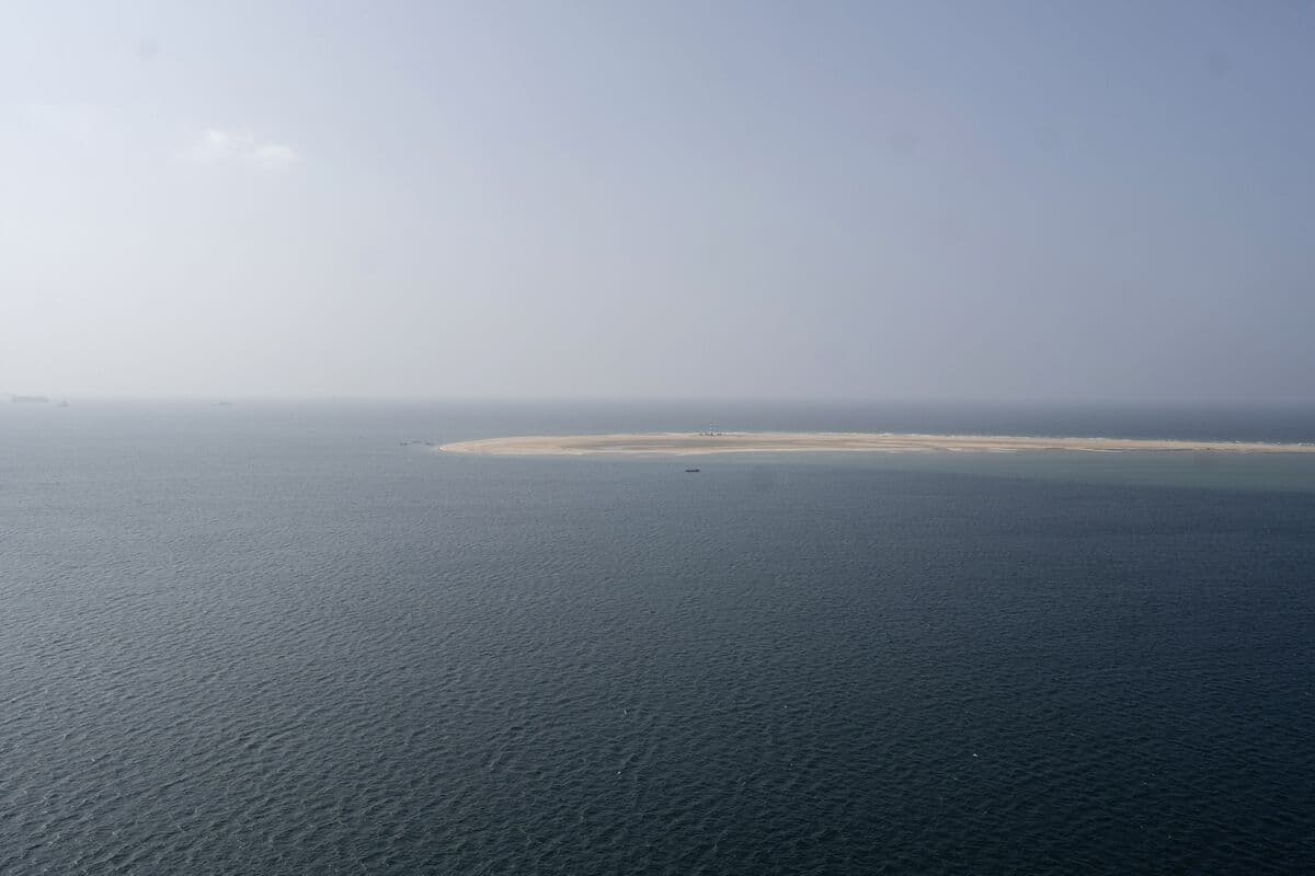 US Warns on Bab El-Mandeb Strait After Iranian Shipping Threat