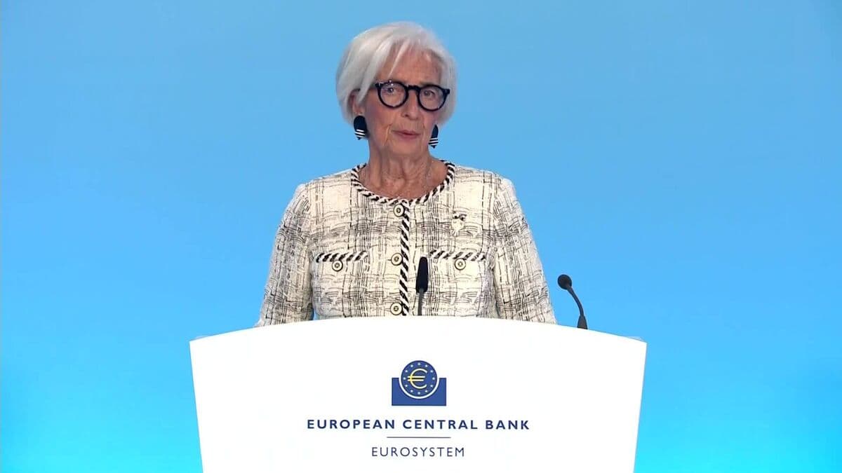 ECB’s Lagarde Says Economic Outlook ‘Highly Uncertain’