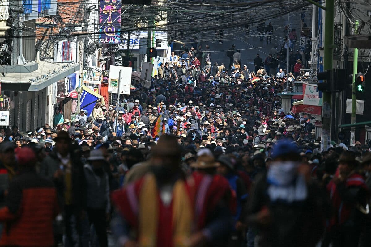 Bolivia's President Plans Cabinet Reshuffle Amid Ongoing Highway Blockades