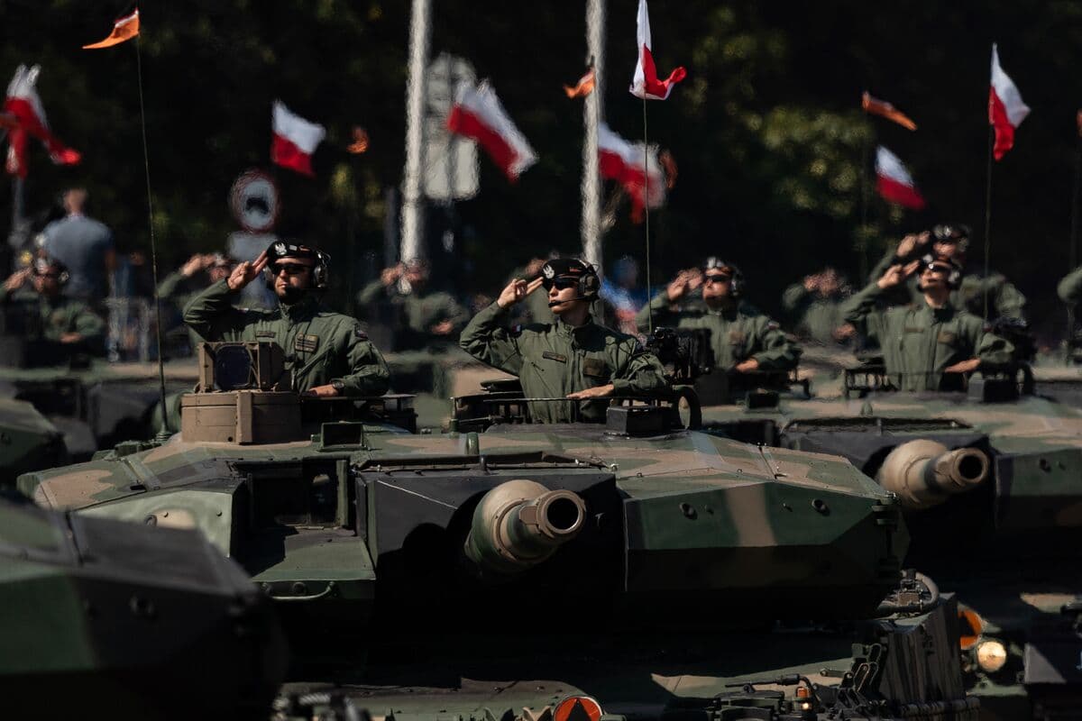 Poland Backs Joint EU Debt to Help Finance Defense Spending