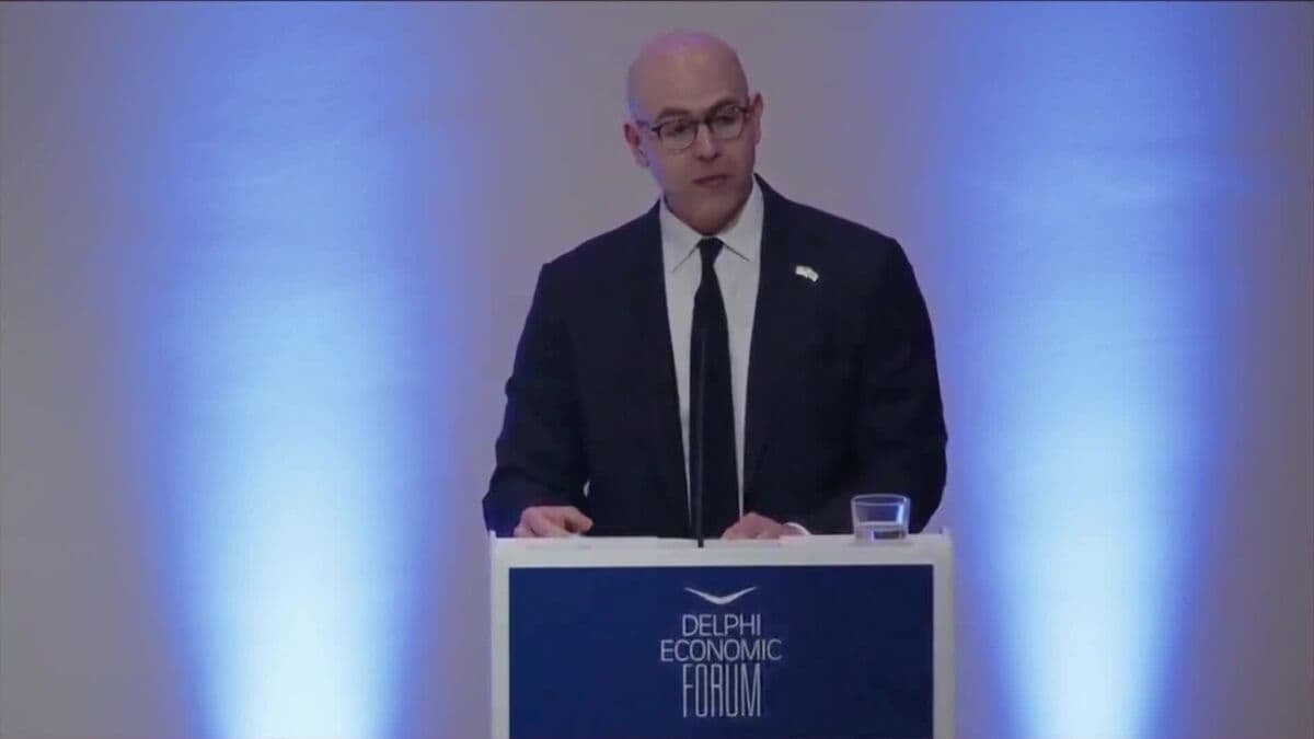 Fed's Miran Sees Deregulation as Another Reason to Cut Rates