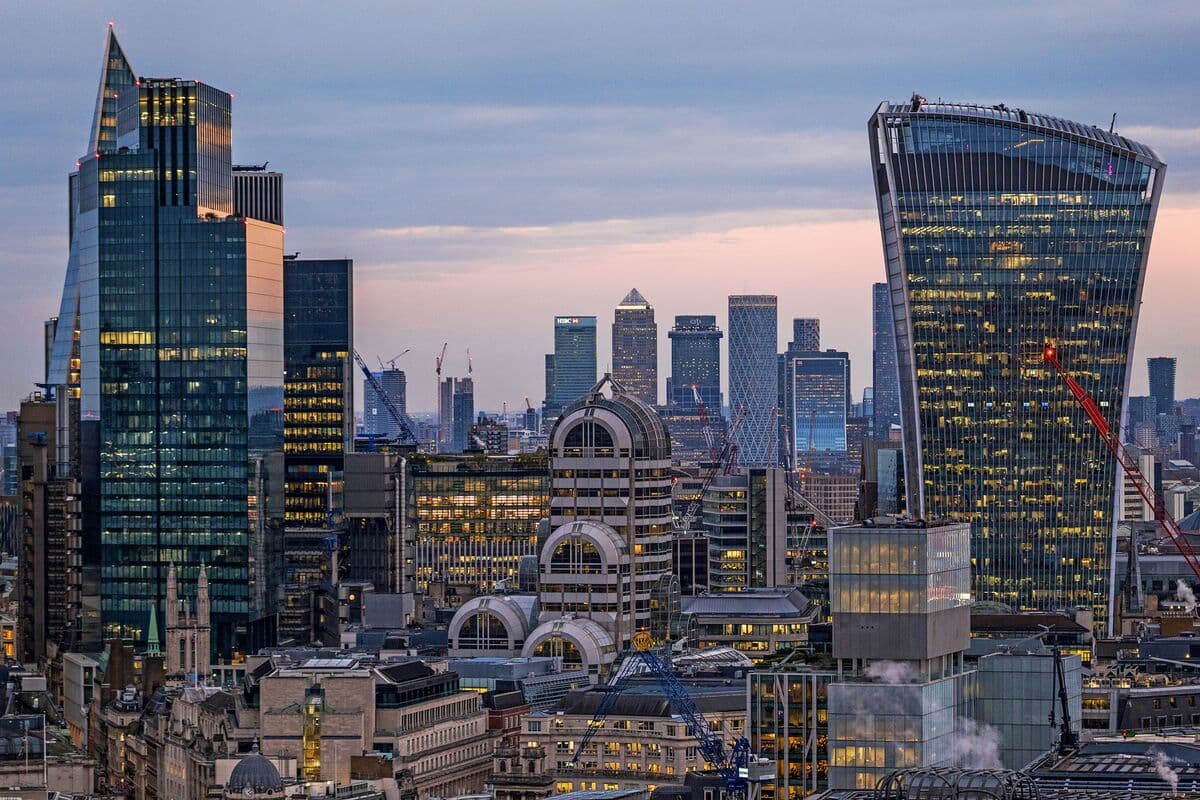 Rathbones Shares Drop Following £60 Million Cost Projection from FCA Review