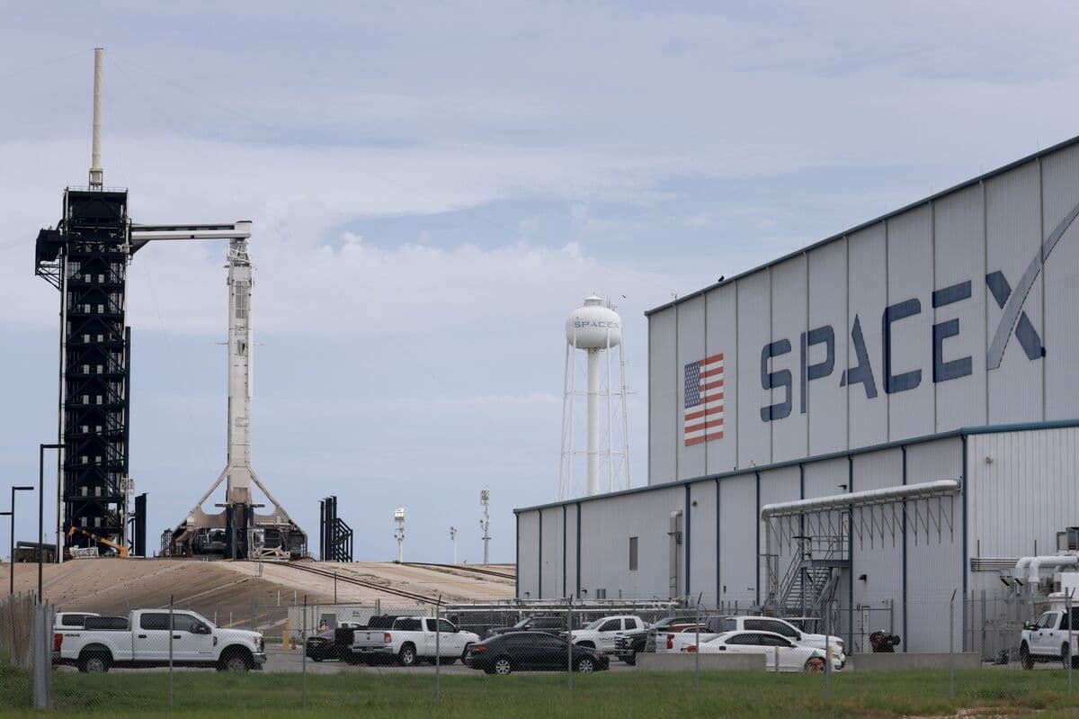 SpaceX Launches IPO Pitch with 17-Minute Video Highlighting Rocket Business