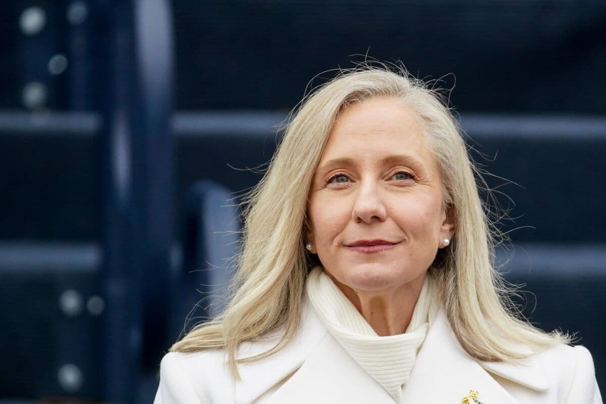 Democrat Spanberger Sworn in as Virginia’s First Female Governor