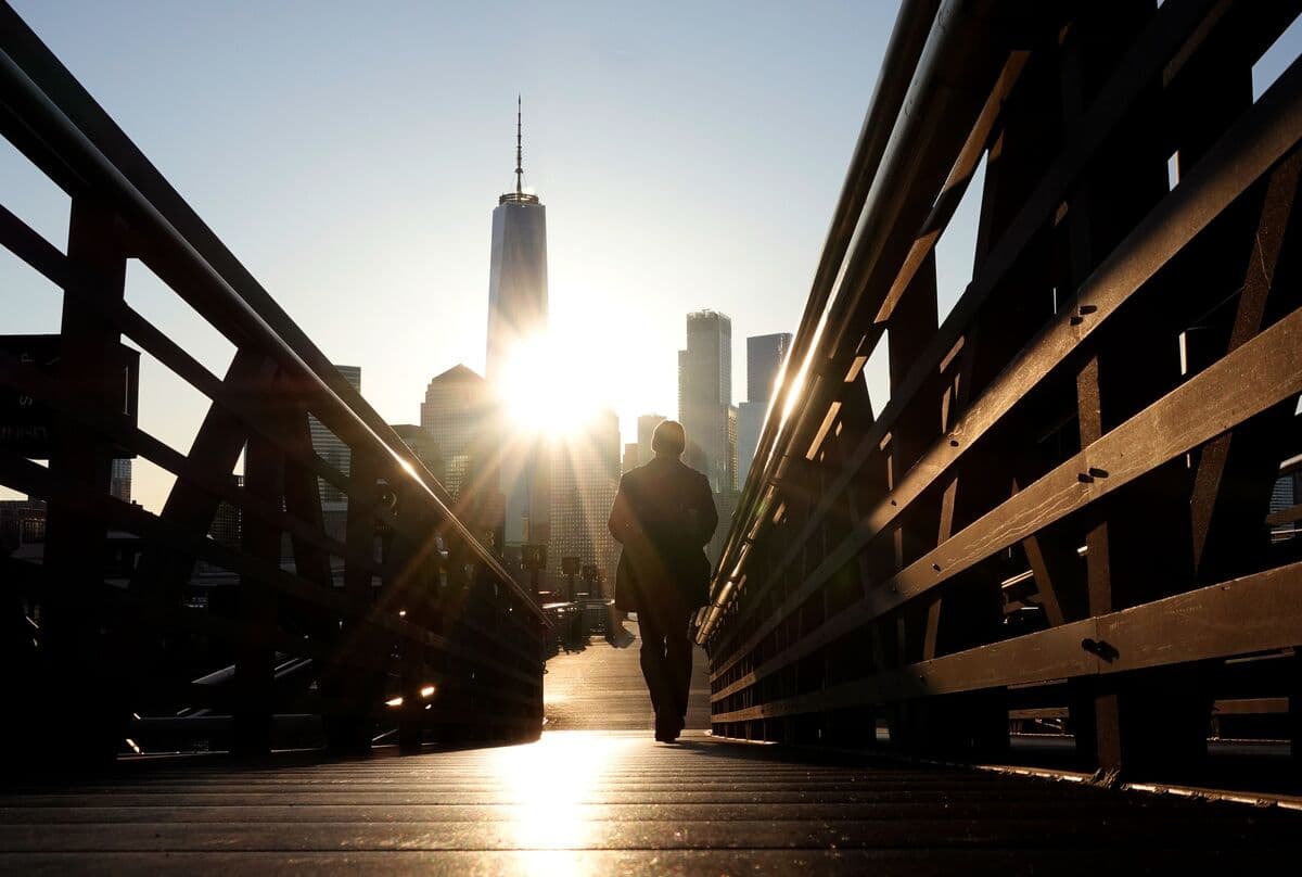 New York City Shrinks Size of Mega Bond Deal Amid Market Tumult