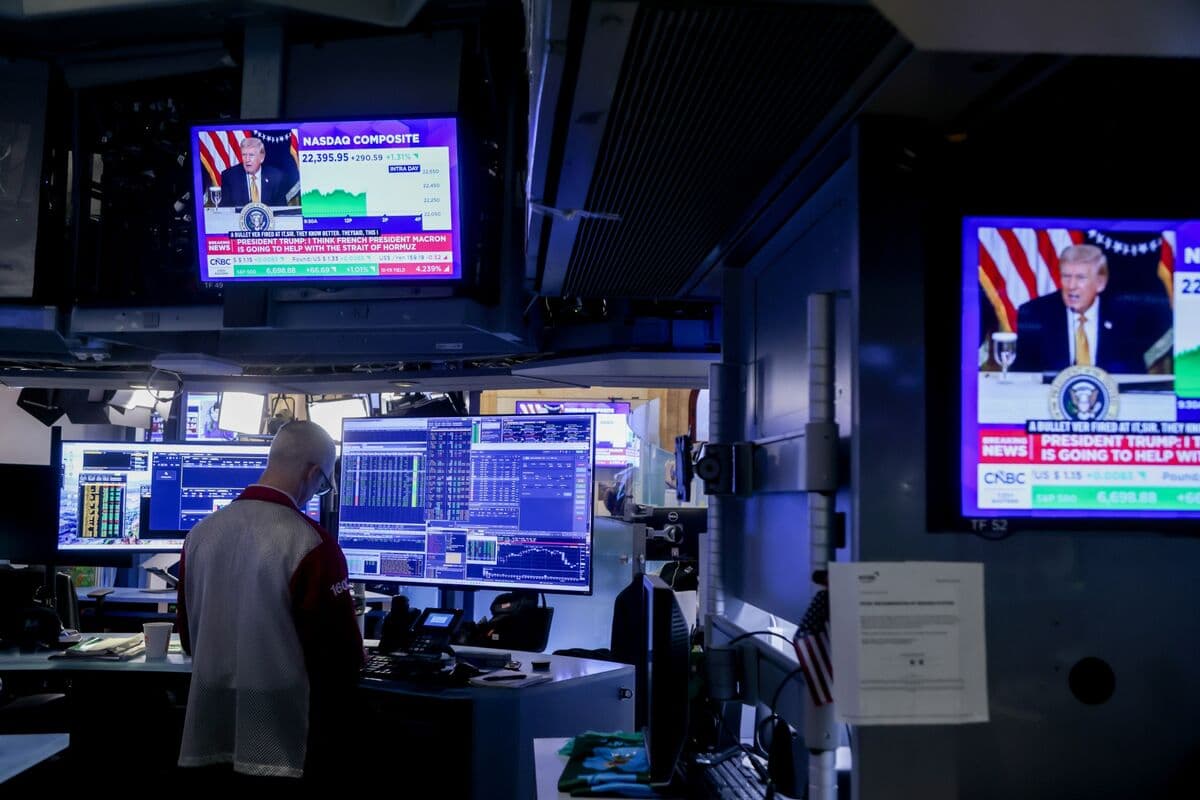 Traders Snap Up Protection Against Extreme FX Swings on War Risk