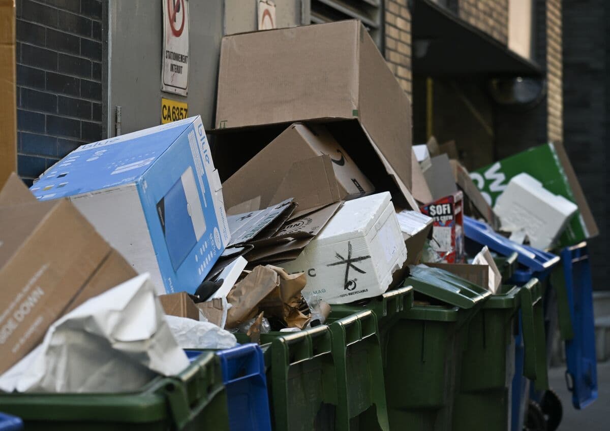 Waste Management of Canada Plans to Issue C$750 Million in Bonds
