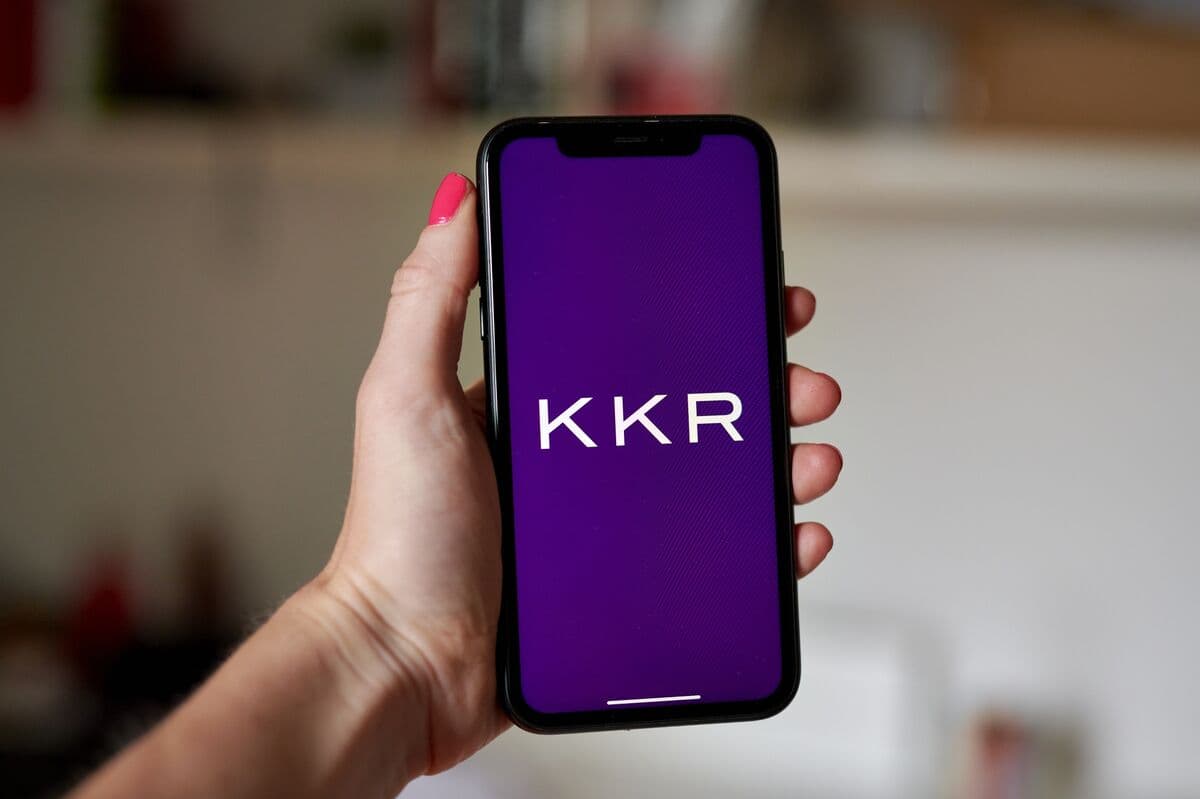 FS KKR Plans to Issue $400 Million in Junk Bonds in Uncommon BDC Offering