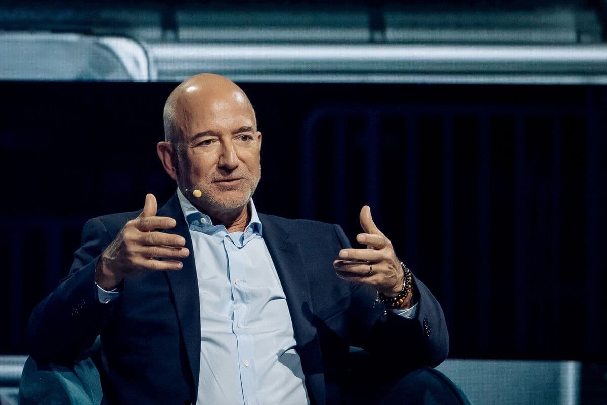 Bezos Seeks $100 Billion to Use AI in Manufacturing, WSJ Says