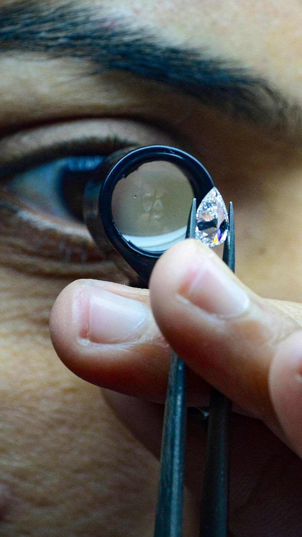 What’s Breaking the $80 Billion Global Diamond Trade?