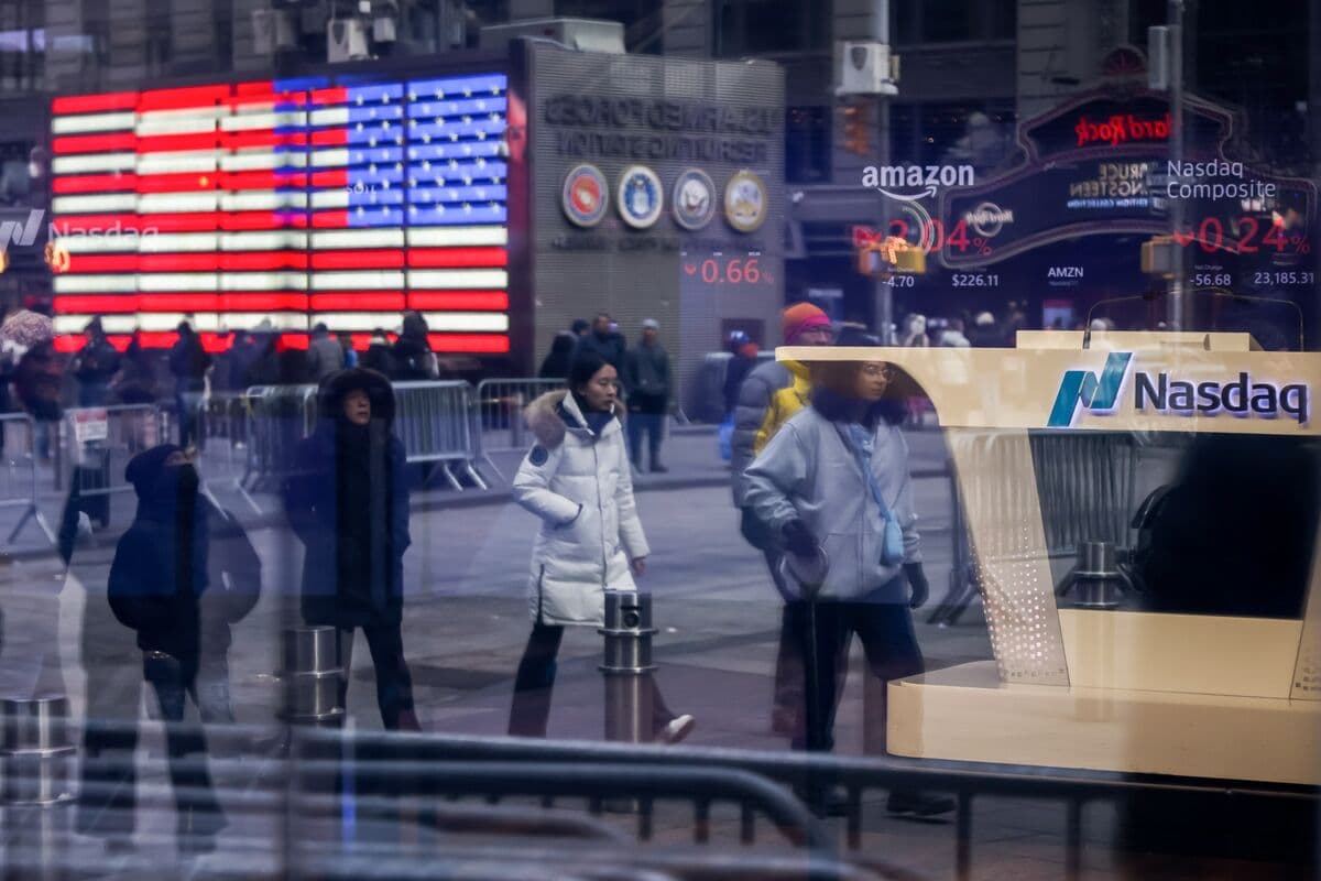 Pricey Equity Markets Charge Into a High-Stakes Earnings Season