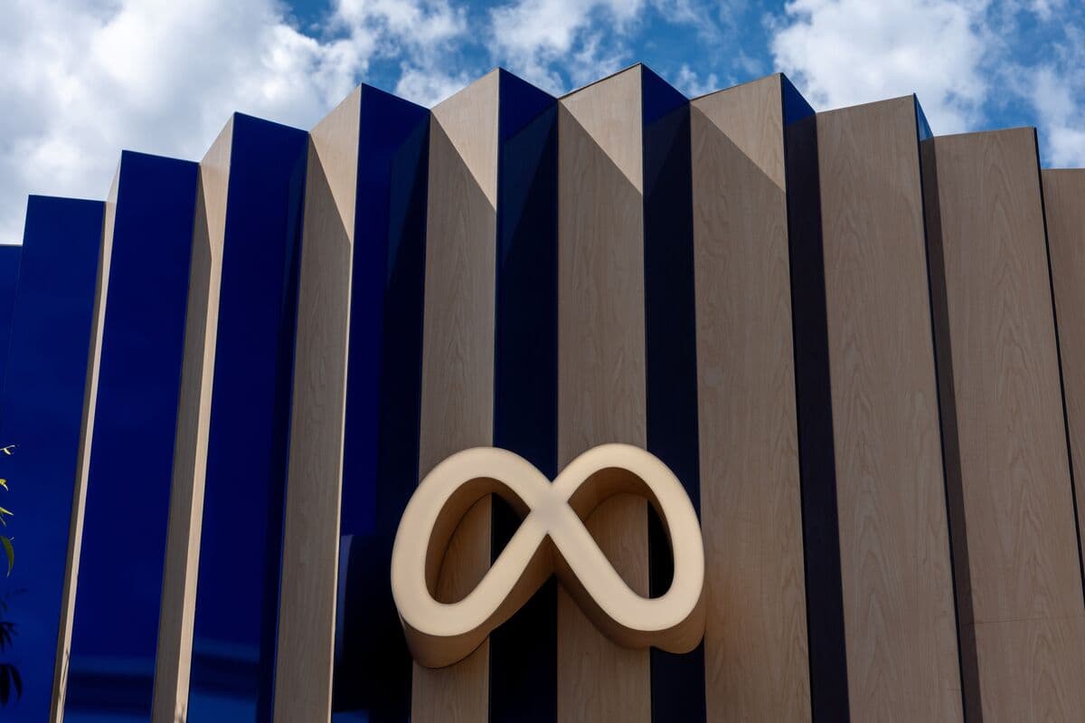 Immigration Officers Descend on Meta Data Center, Arrest Drivers