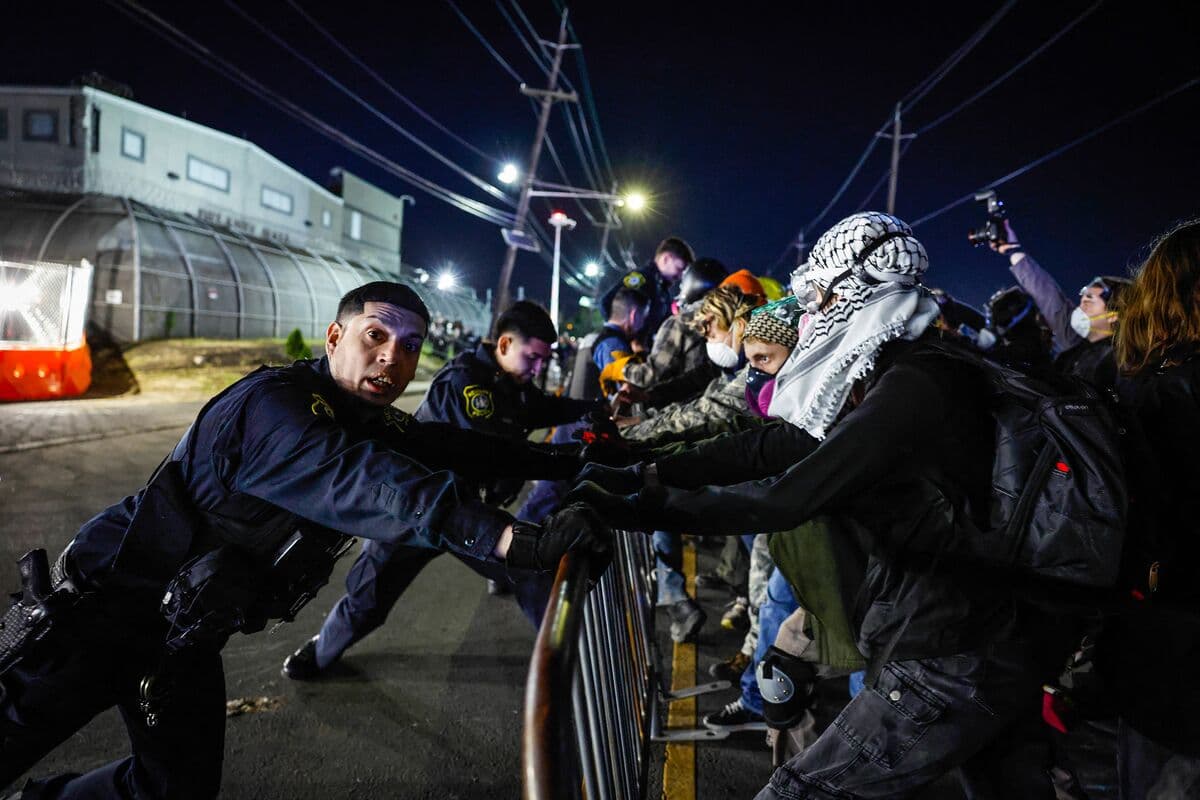 Newark Enforces Curfew at Migrant Detention Center as Visits Restart